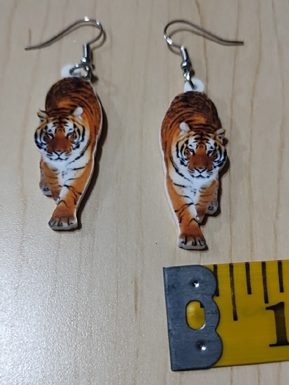 Tiger Print Dangle Earrings - Orange and White NIP. - Picture 4 of 5